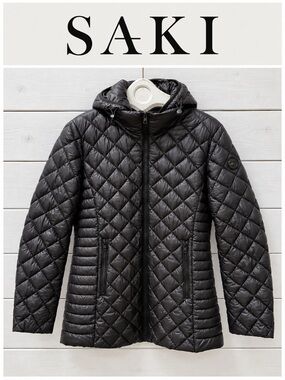 SAKI SWEDEN QUILTED PUFFER JACKET – BLACK – SIZE XL – REMOVABLE HOOD
